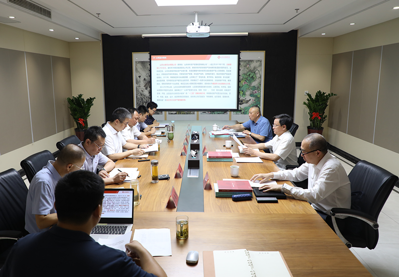 集团党委书记、董事长刘文强到实业公司调研